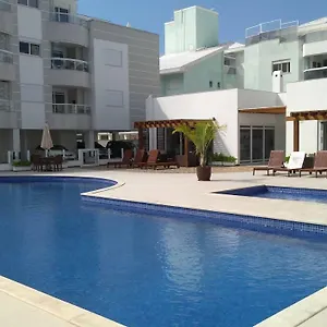 Frente A Piscina A Uma Quadra Da Florianópolis